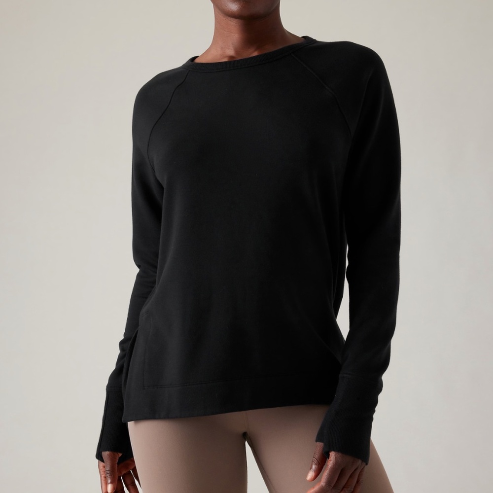 New Athleta Coaster Luxe Beyond Soft Sweatshirt.